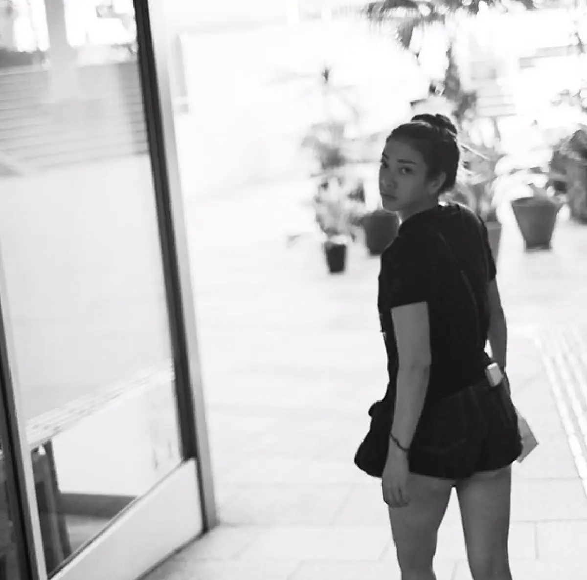 "แป้ง อรจิรา” สวมเสื้อยืดกางเกงขาสั้นธรรมดา แต่เซ็กซี่ไม่แพ้ใคร