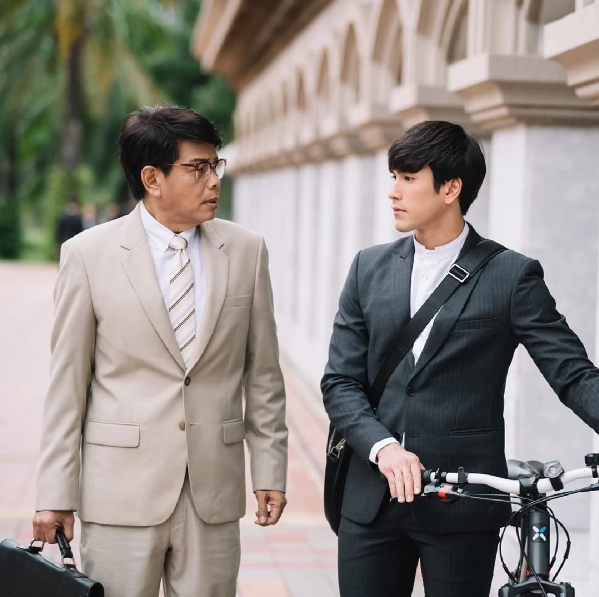 หล่อสูสีไม่ต้องรีทัช! ปุ๊ มนตรี กับบทบาทตอนหนุ่มที่ได้ลูกชายแท้ๆ มาแสดงด้วยกัน