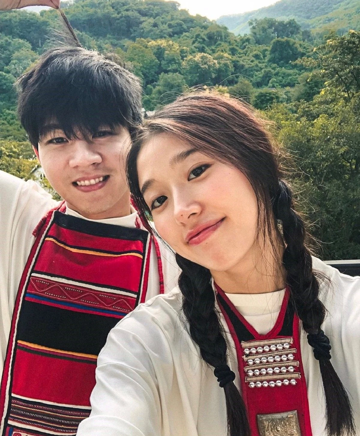 10 ภาพสวยเท่! แก้ว-โทนี่ พากันเที่ยวหลวงพระบางอย่างมีสไตล์