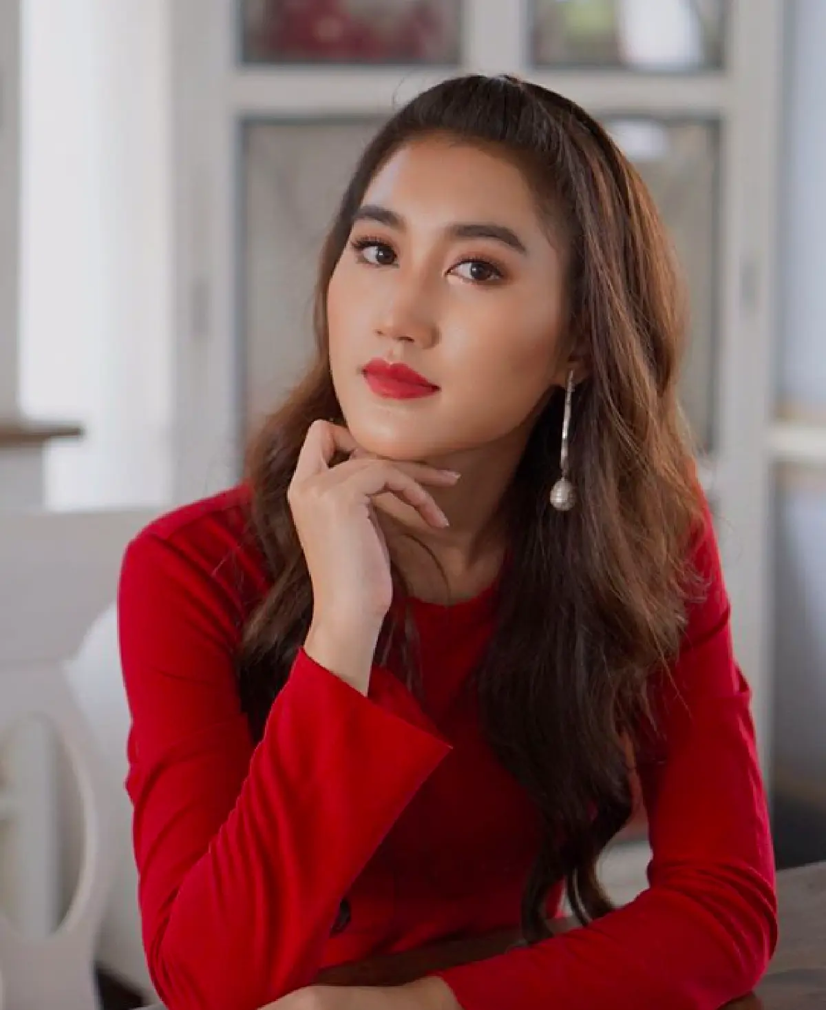 10 ภาพ “น้องเบสท์” ลูกสาว "สมรักษ์ คำสิงห์” วัย 19 ปี สวย เก่ง แถมยังหาเลี้ยงตัวเอง