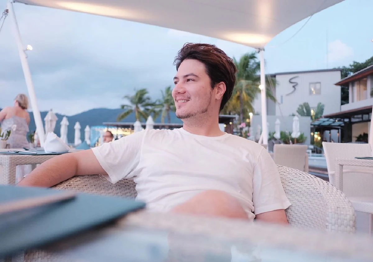 หล่องานดีไม่เปลี่ยน! สเตฟาน ฐสิษฐ์ กับภาพปัจจุบันหลังอำลาวงการบันเทิง