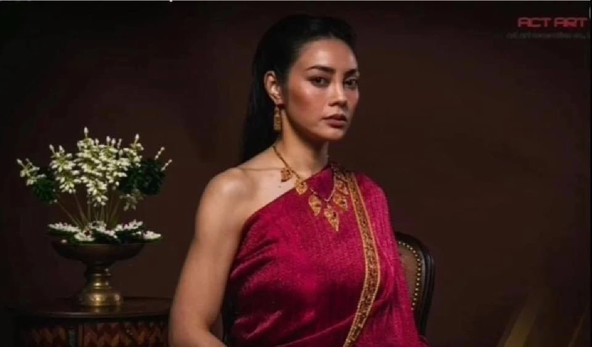 สวยสง่าครบเครื่อง! ตั๊ก บงกช กับคอลเลกชั่นชุดไทยเป๊ะดั่งรูปวาดสะกดทุกสายตา