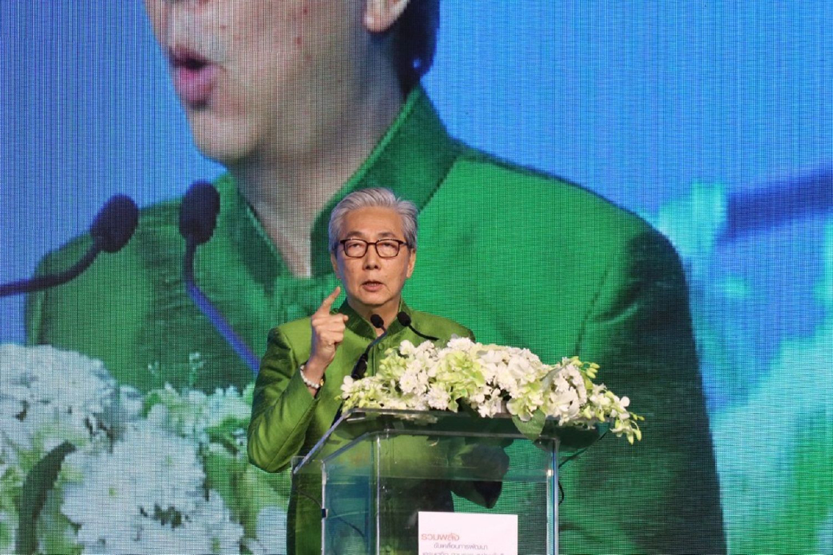 'สมคิด' ใช้จังหวะเศรษฐกิจโลกวิกฤตปรับโครงสร้างเศรษฐกิจชุมชนประเทศ 'สมคิด' ใช้จังหวะเศรษฐกิจโลกวิกฤตปรับโครงสร้างเศรษฐกิจชุมชนประเทศ