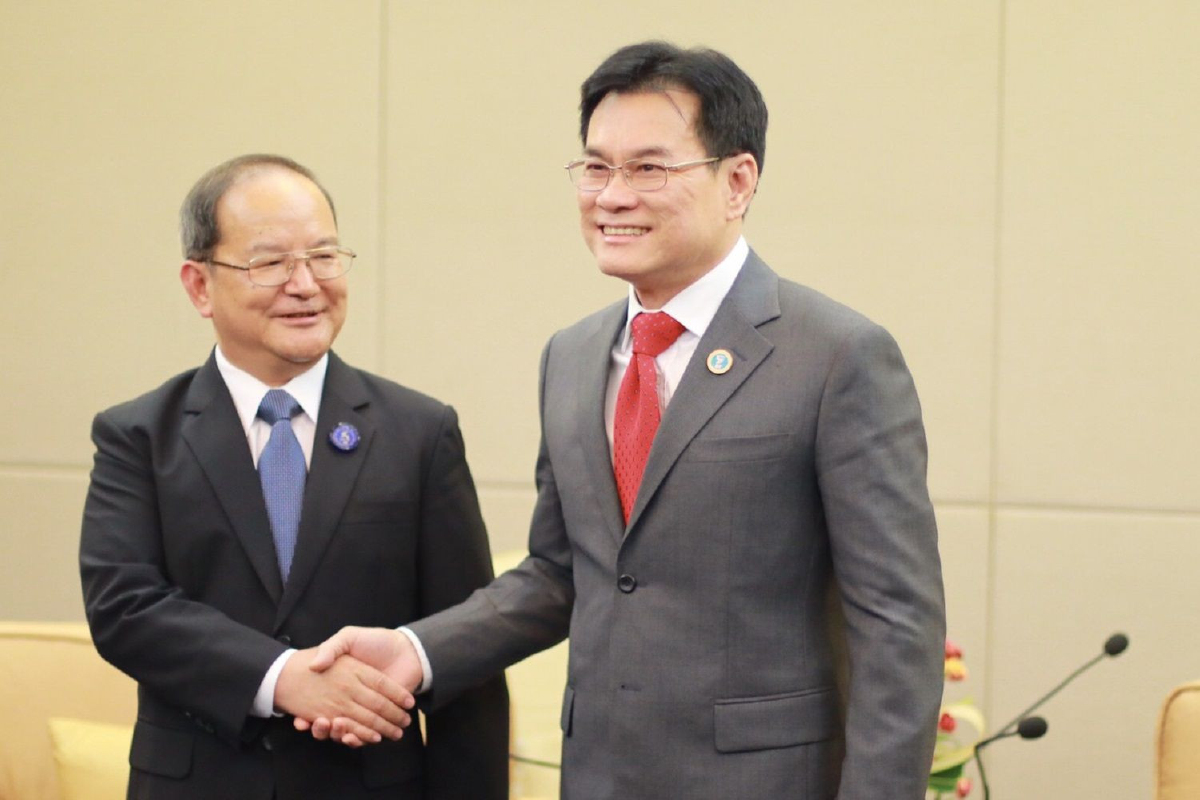 จุรินทร์ เปิดตลาดผลไม้ไทยในกวางซี สำเร็จ! จุรินทร์ เปิดตลาดผลไม้ไทยในกวางซี สำเร็จ!