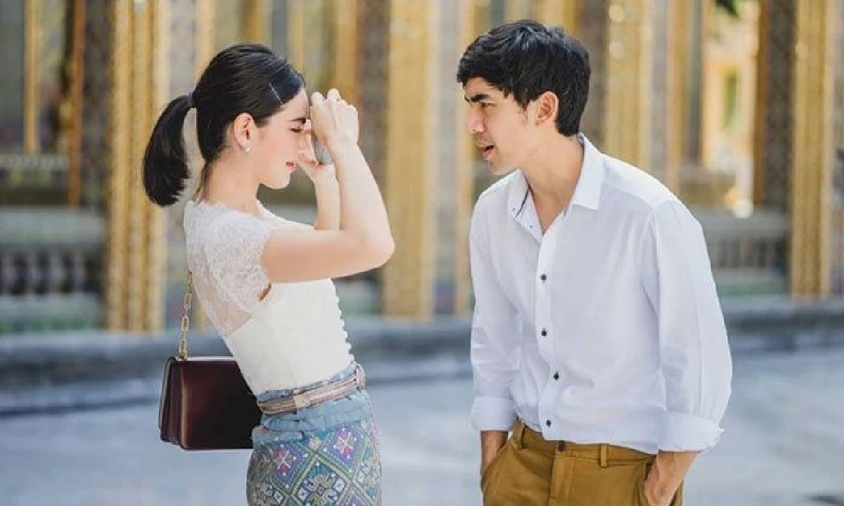 นึกว่างานแต่ง! เต๋อ-ใหม่ แต่งสวยหล่อควงคู่ทำบุญวันเกิดพร้อมครอบครัว