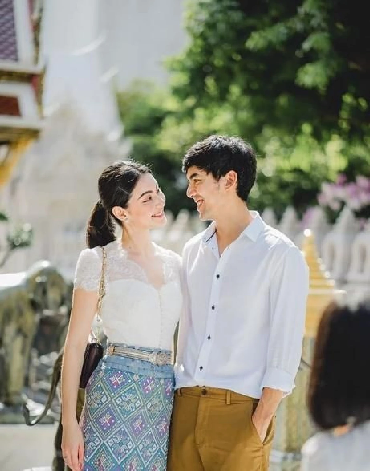 นึกว่างานแต่ง! เต๋อ-ใหม่ แต่งสวยหล่อควงคู่ทำบุญวันเกิดพร้อมครอบครัว