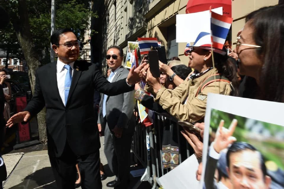 สุดอบอุ่น!คนไทยในสหรัฐต้อนรับ "บิ๊กตู่" เยือนนิวยอร์ก