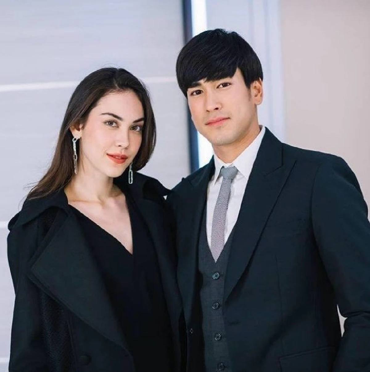 เผยที่มาแฟชั่นนักแสดง "ลิขิตรักข้ามดวงดาว” ที่แต่งตัวหนาวอย่างกับหิมะตก