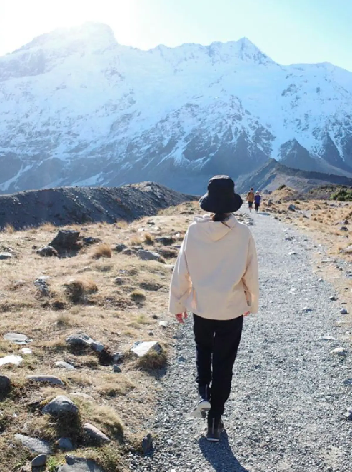 ทริปกระชับความสัมพันธ์! “อาเล็ก" พา “เต้ย” ขึ้นฮ. ชมวิวภูเขาหิมะที่นิวซีแลนด์