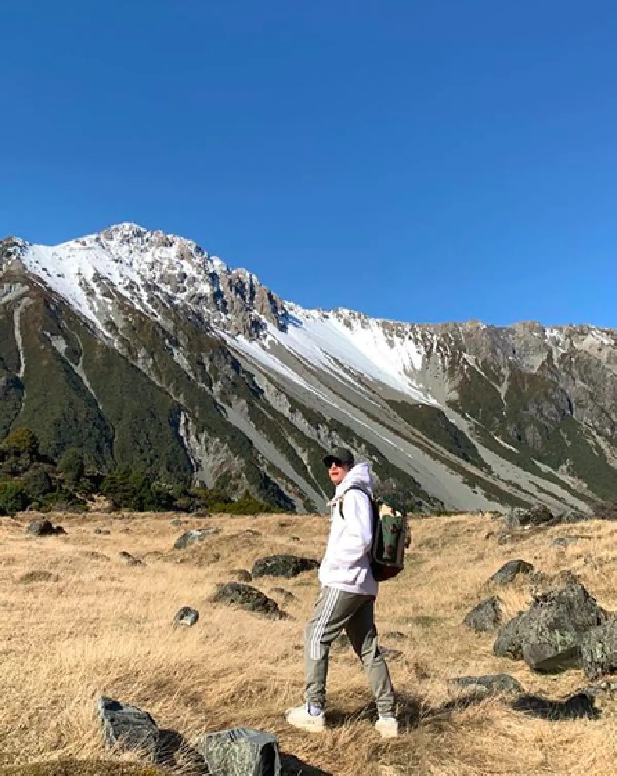 ทริปกระชับความสัมพันธ์! “อาเล็ก" พา “เต้ย” ขึ้นฮ. ชมวิวภูเขาหิมะที่นิวซีแลนด์