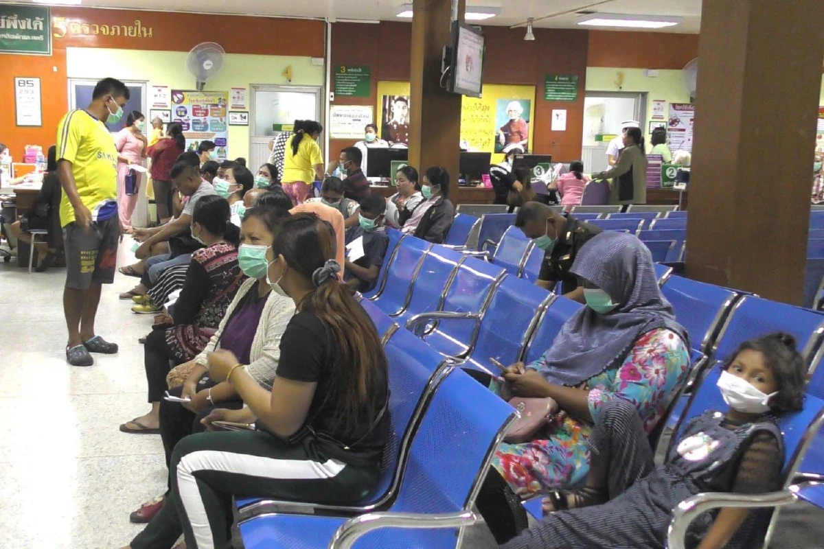 พิษหมอกควันปกคลุมตรังกระทบสุขภาพชาวบ้านบนเกาะป่วยเข้ารับการรักษารพ.