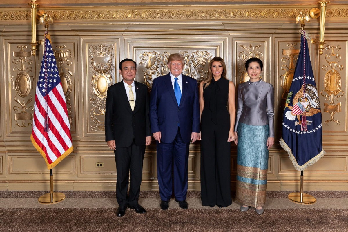 'บิ๊กตู่-ทรัมป์'ร่วมถ่ายรูปชื่นมื่นงานเลี้ยงรับรองสหประชาชาติ 'บิ๊กตู่-ทรัมป์'ร่วมถ่ายรูปชื่นมื่นงานเลี้ยงรับรองสหประชาชาติ