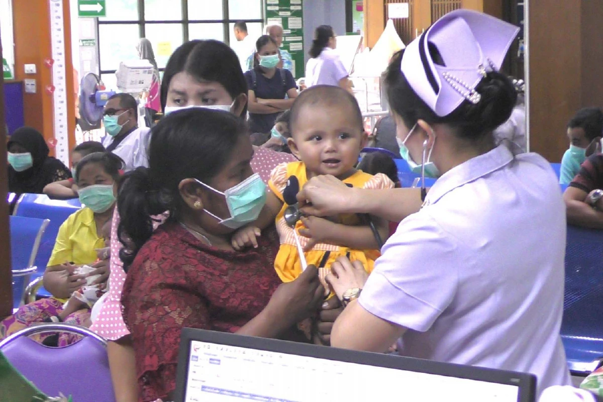 พิษหมอกควันปกคลุมตรังกระทบสุขภาพชาวบ้านบนเกาะป่วยเข้ารับการรักษารพ.