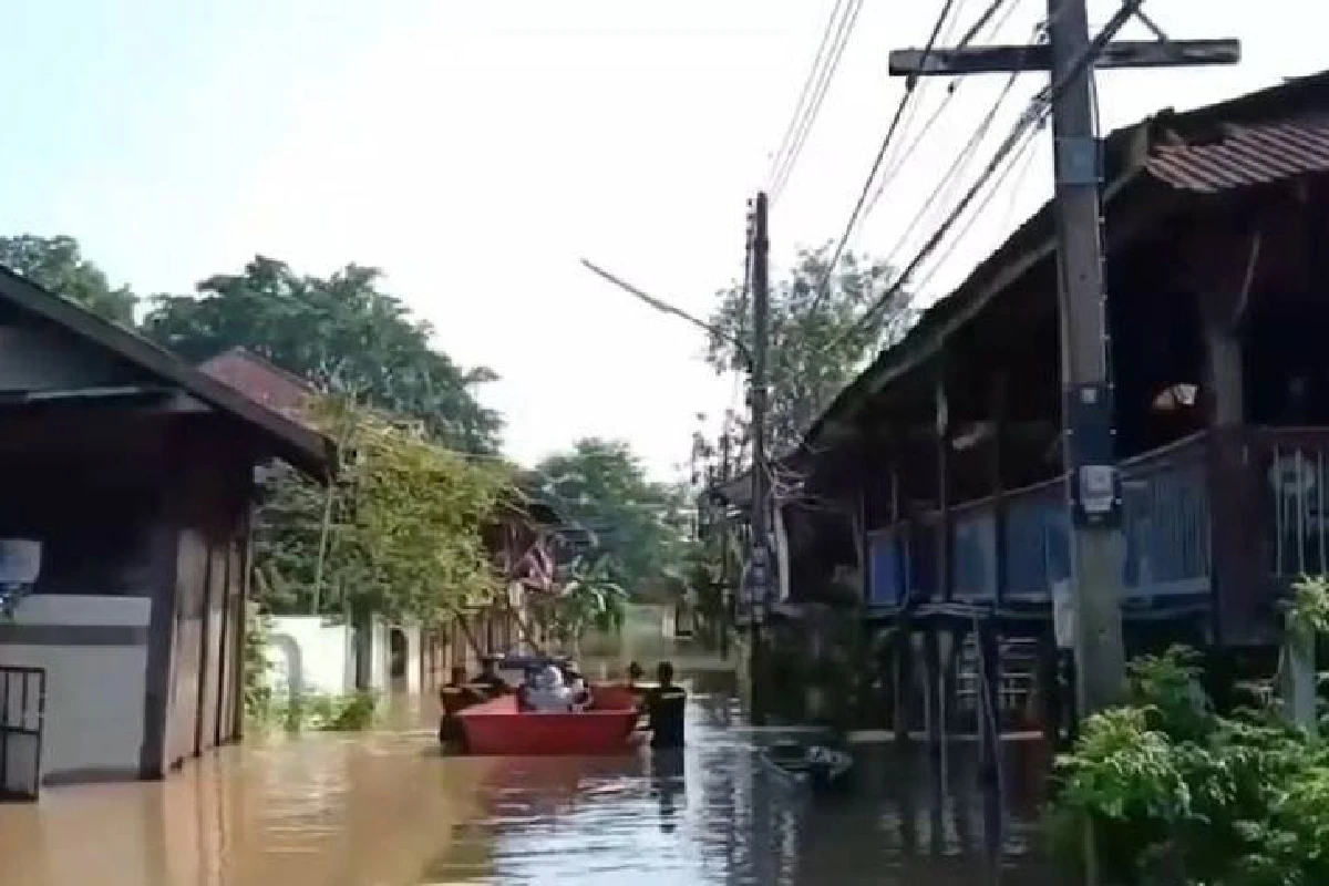 น้ำท่วมชุมชนตลาดเก่าเทศบาลตำบลกบินทร์ยังน่าห่วง