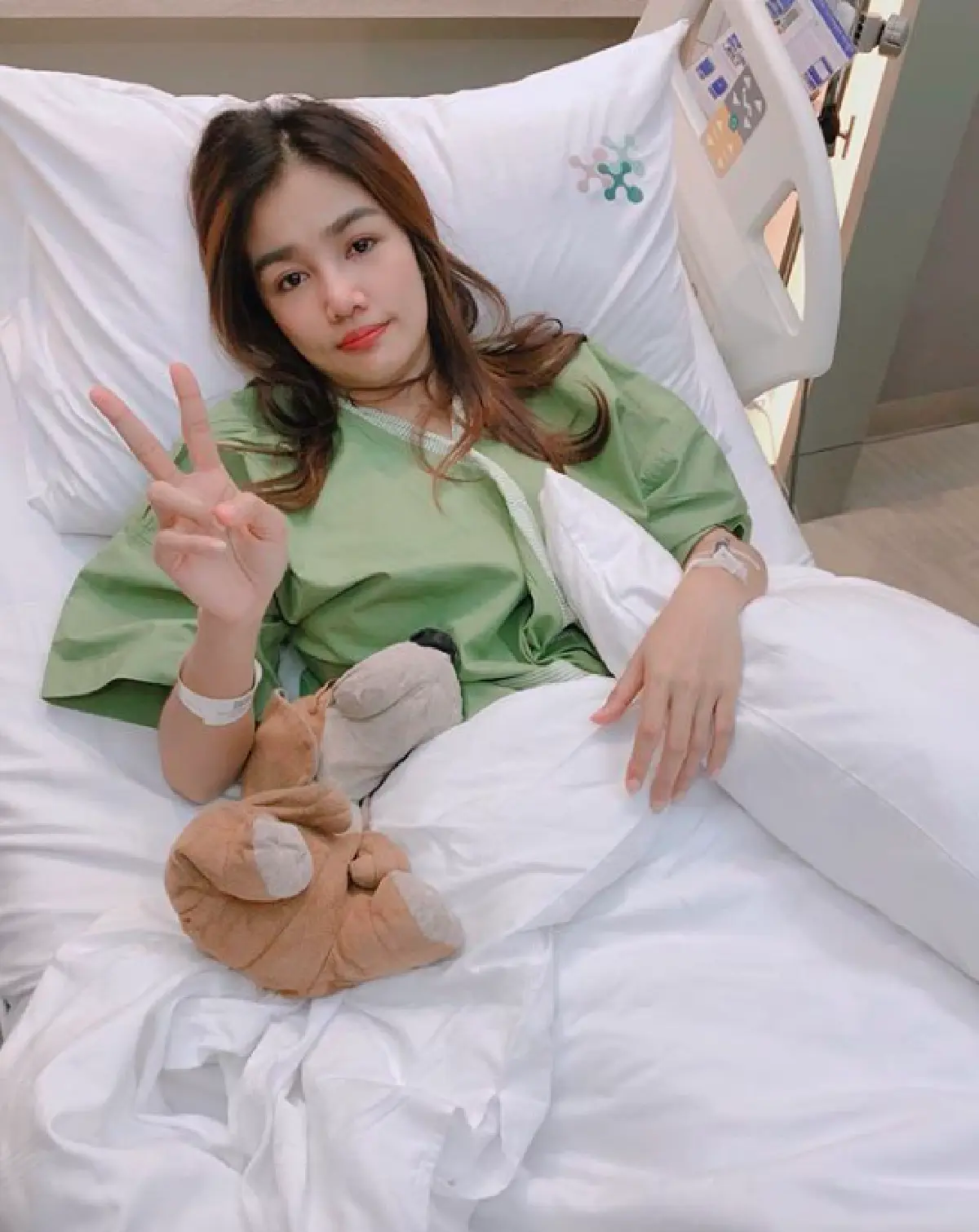 “กระแต อาร์สยาม” ผ่าตัดด่วน! หลังเจ็บหน้าอก ติดเชื้อเป็นหนองต้องรีบเอาออกอย่างเร่งด่วน