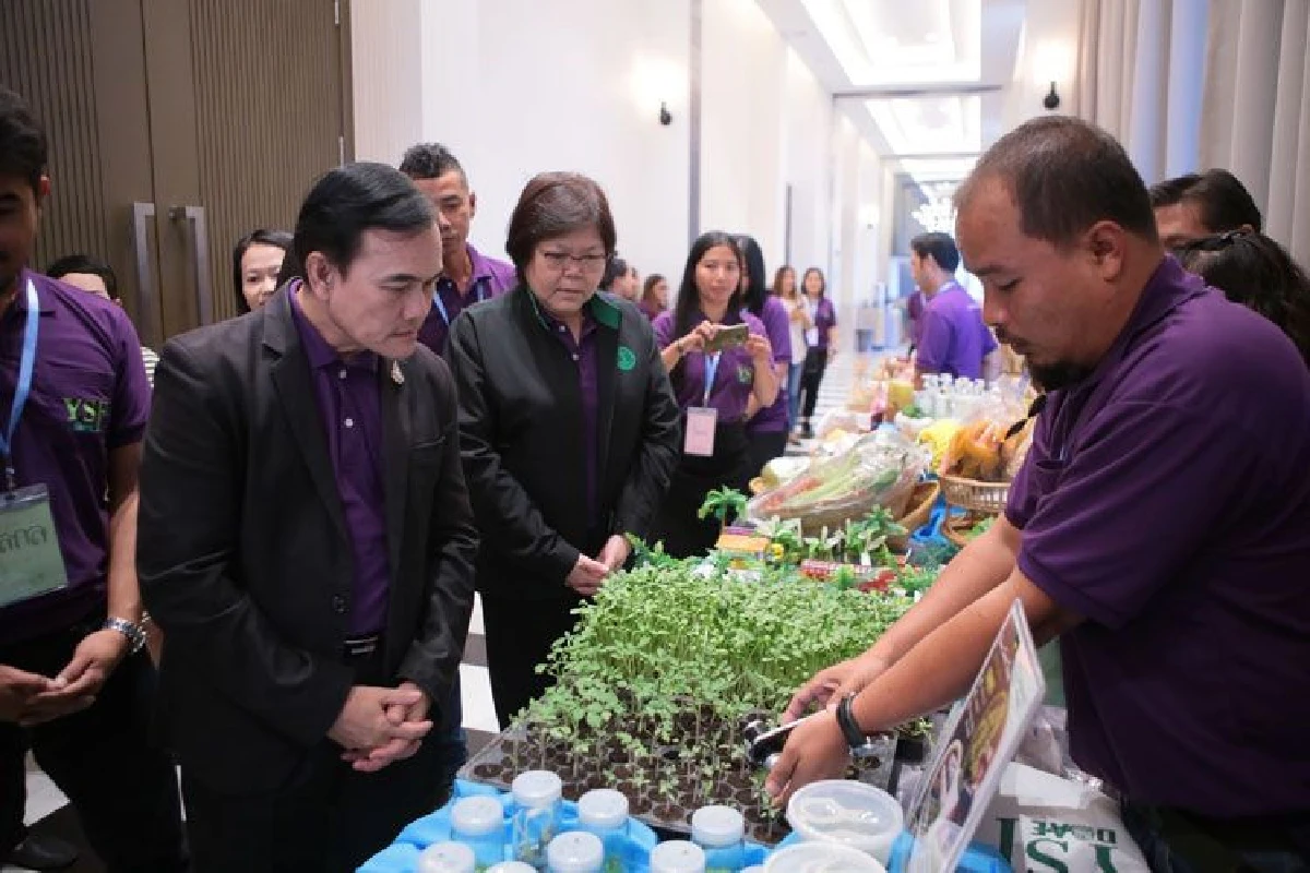 กรมส่งเสริมการเกษตรผลักดัน Young Smart Farmer สร้างผู้นำเกษตรกรยุค 4.0 สร้างเครือข่าย เชื่อมโยงชุมชน พัฒนาสินค้าสู่ตลาดยุคใหม่