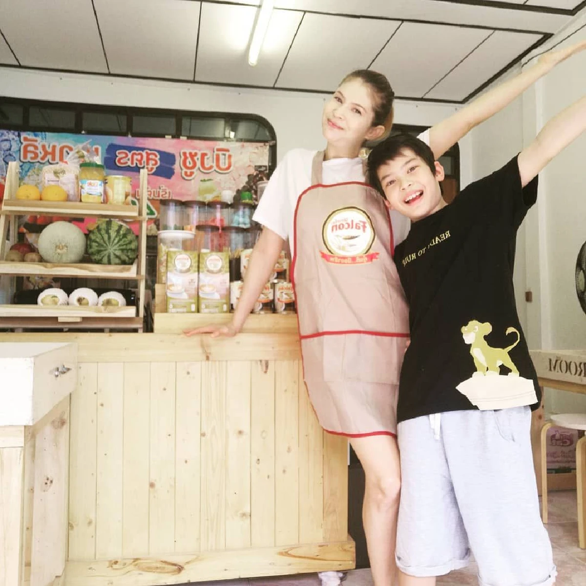 แม่หายเหนื่อย! แอนนี่ บรู๊ค สุดภูมิใจ น้องฑีฆายุ เรียนเก่งสอบภาษาอังกฤษได้ที่ 1 ของโรงเรียน