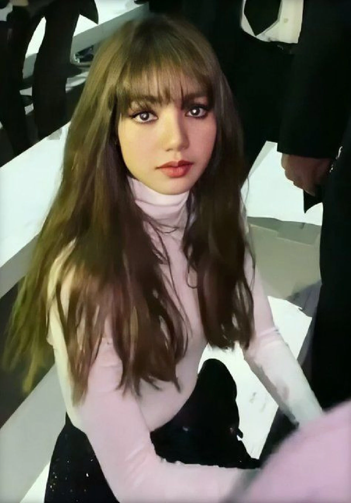 สวยเกินต้าน! ลิซ่า BLACKPINK  นั่งฟร้อนต์โรว์ชมแฟชั่นโชว์ที่ปารีส