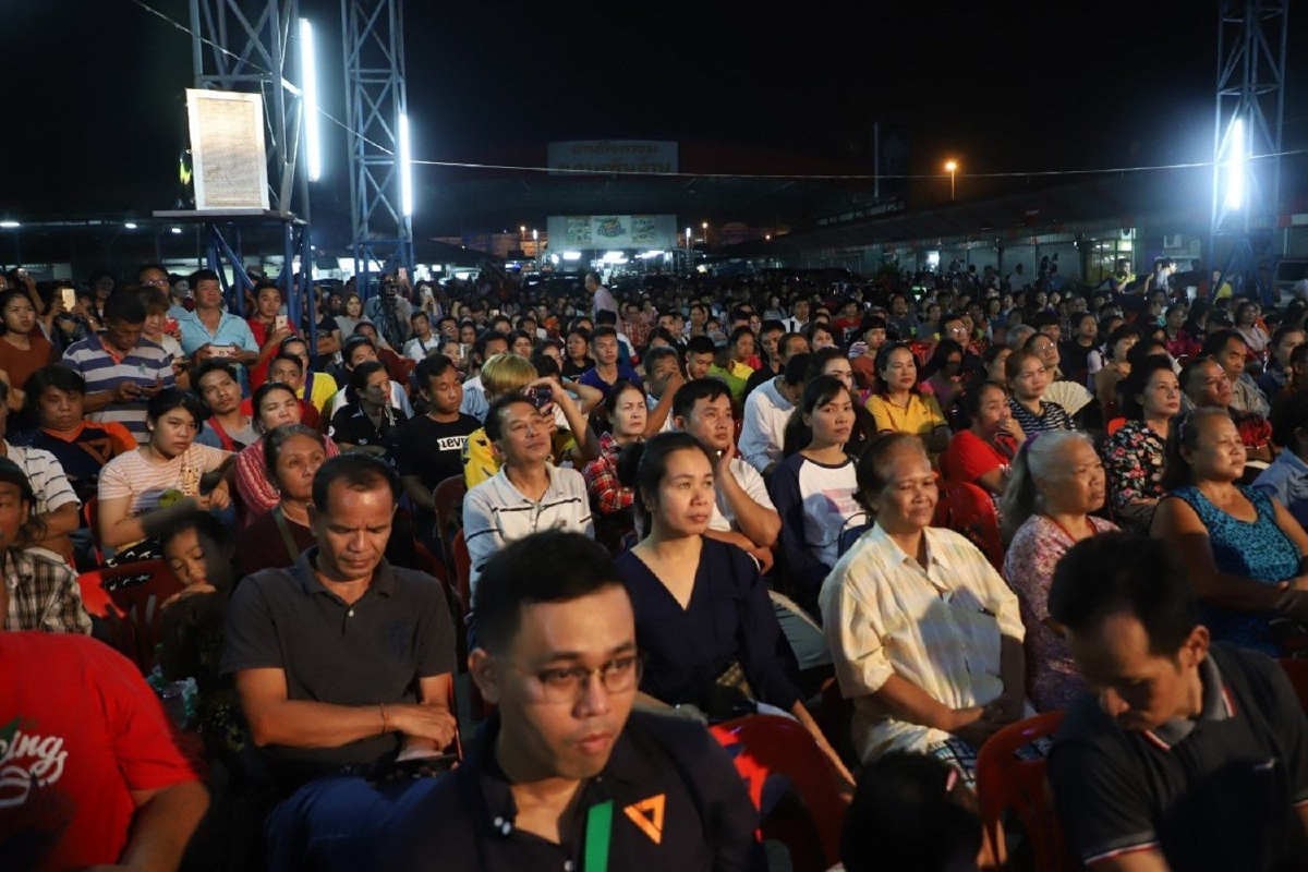 "ธนาธร"ปลุกคนนครปฐมเลือกอนาคตใหม่ไม่ไว้วางใจรัฐบาลลุงตู่ "ธนาธร"ปลุกคนนครปฐมเลือกอนาคตใหม่ไม่ไว้วางใจรัฐบาลลุงตู่