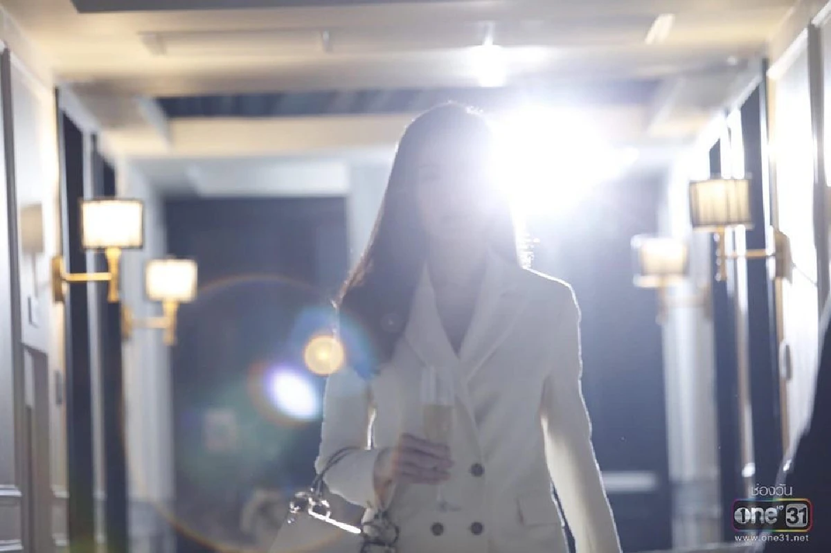 แค่ภาพก็น่าดูแล้ว! ส่องภาพโปรโมตละครของ "แอฟ ทักษอร”