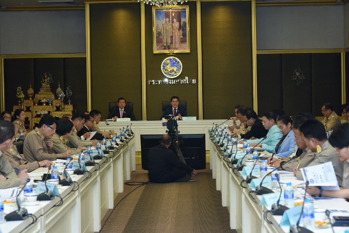 มท.จับมือพาณิชย์เร่งขับเคลื่อนนโยบายประกันรายได้เกษตรกร มท.จับมือพาณิชย์เร่งขับเคลื่อนนโยบายประกันรายได้เกษตรกร