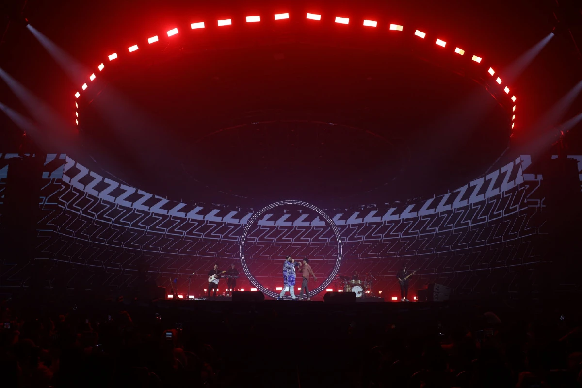 The TOYS Loy on Mar คอนเสิร์ตครั้งแรกยิ่งใหญ่สมการรอคอย