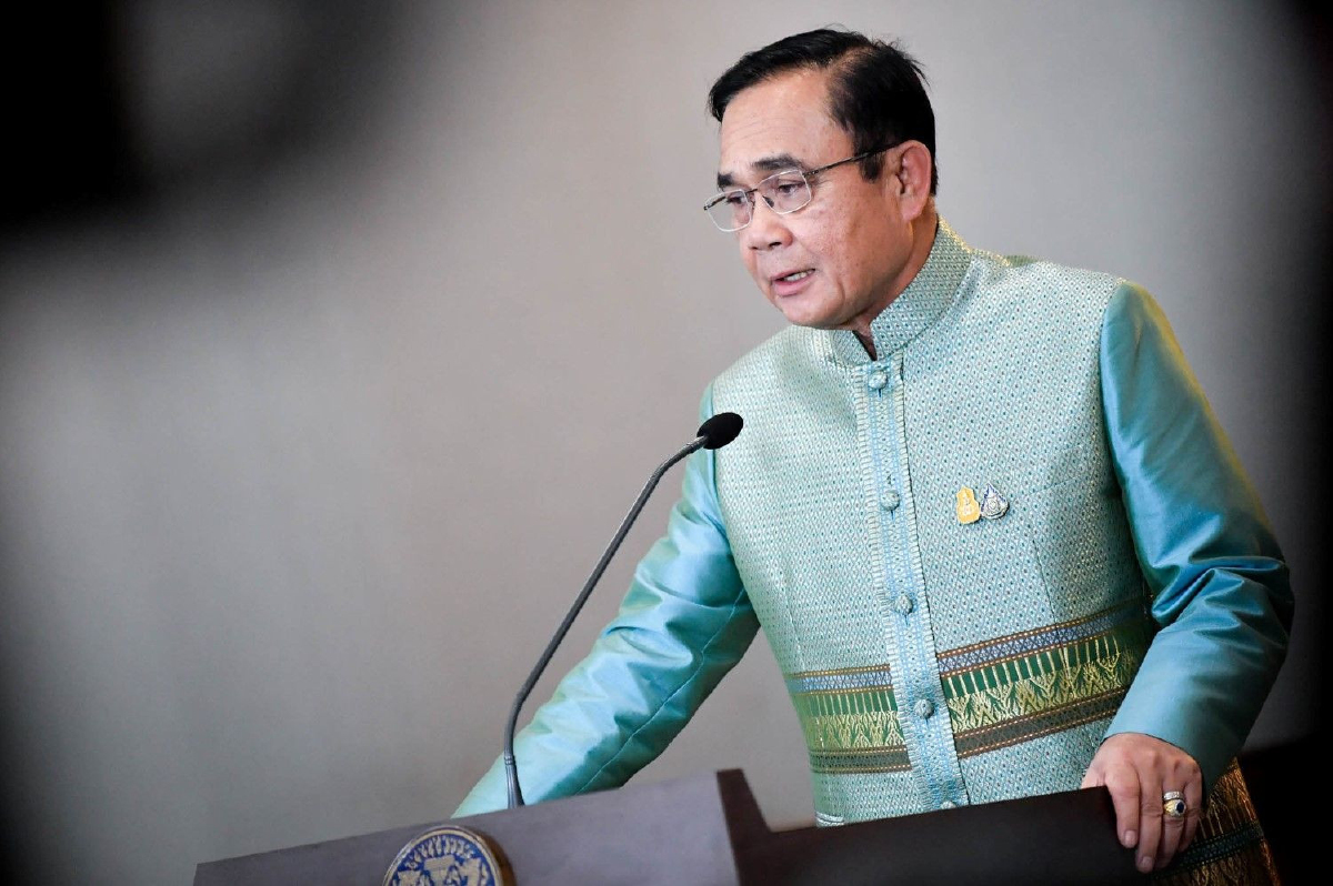 นายกฯ ชี้ "ชิม ช้อป ใช้" นำร่องสู่สังคมไร้เงินสด นายกฯ ชี้ "ชิม ช้อป ใช้" นำร่องสู่สังคมไร้เงินสด