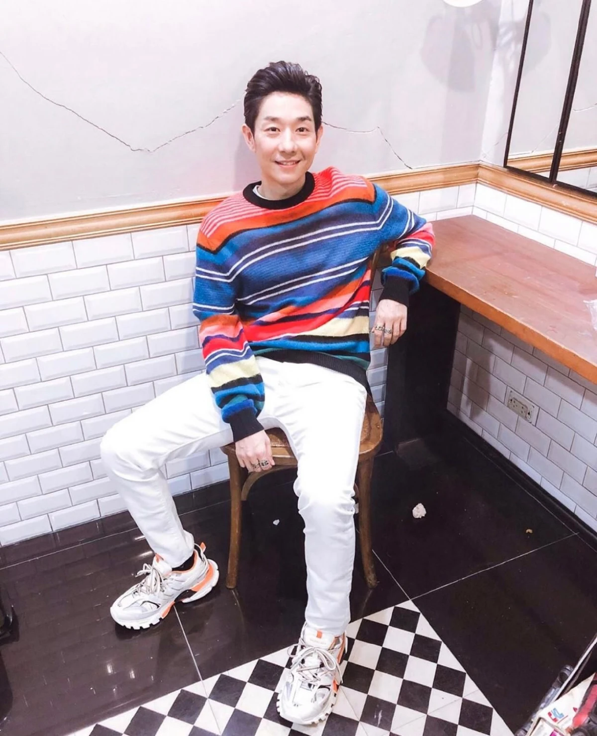 “เจี๊ยบ พิจิตรา” แอบถ่ายคลิป "บอย พีชเมกเกอร์” ช่วยซื้อไอติมจากลุงคนขายหมดถัง