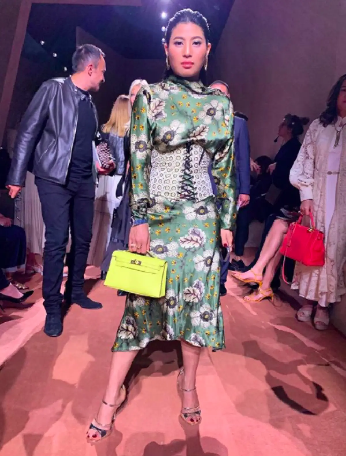 รวม 9 แฟชั่นลุค “เจ้าฟ้าสิริวัณณวรี” ทรงพระสิริโฉม เสด็จร่วมทอดพระเนตรปารีสแฟชั่นวีค