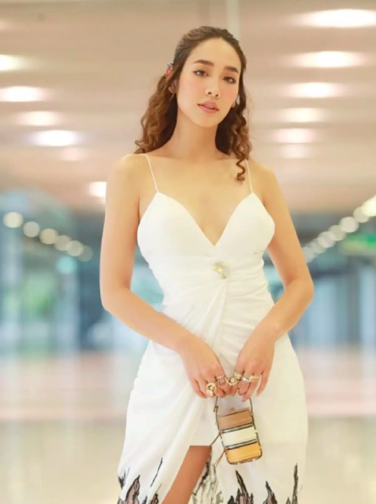 "มิน พีชญา" ไม่มีซีเรียส..เรื่องขนหยิกหยองที่รักแร้ พร้อมชูแขนให้ดูกันแบบชัดๆ