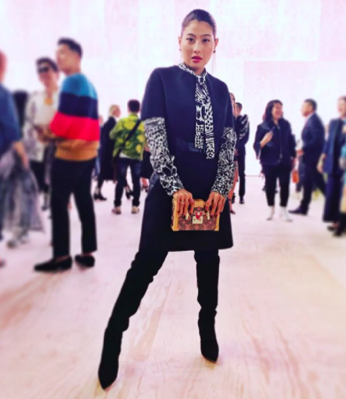 รวม 9 แฟชั่นลุค “เจ้าฟ้าสิริวัณณวรี” ทรงพระสิริโฉม เสด็จร่วมทอดพระเนตรปารีสแฟชั่นวีค