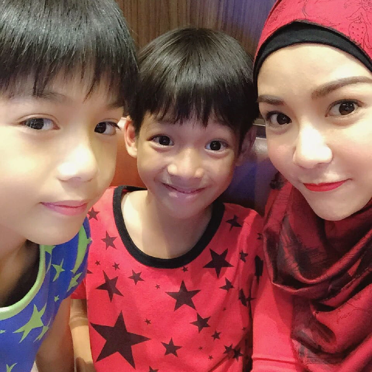 ไม่ใช่พ่อก็ทำแทนได้! อ.ยิ่งศักดิ์ ให้ทุนการศึกษา น้องปิ๊ปโป้-ปาแปง ลูกชาย นุ๊ก สุทธิดา