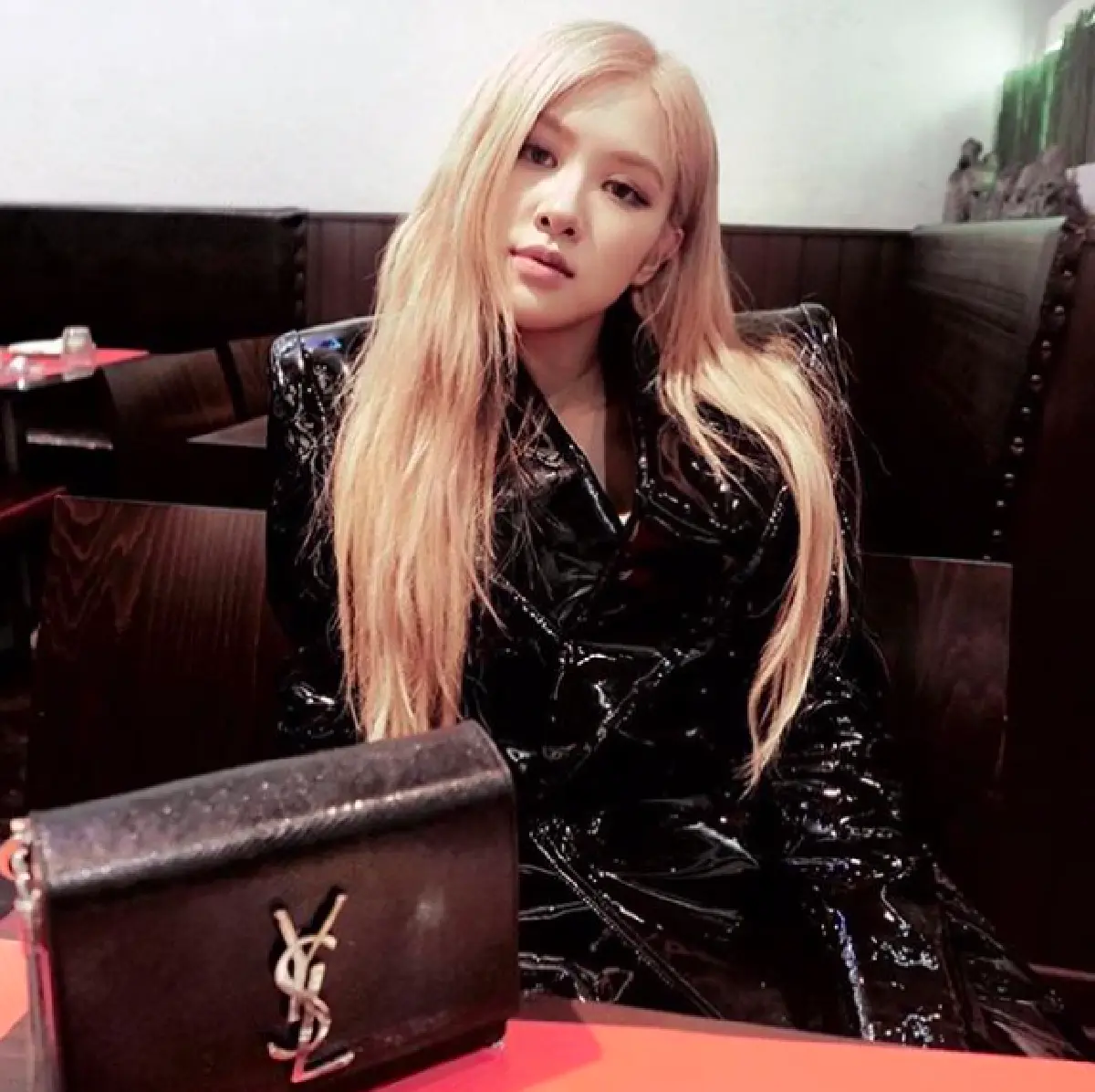 รวมลุคฟร้อนต์โรว์ของ 4 สาวสุดฮอต “BLACKPINK” ตบเท้าเข้าร่วมงาน Paris Fashion Week