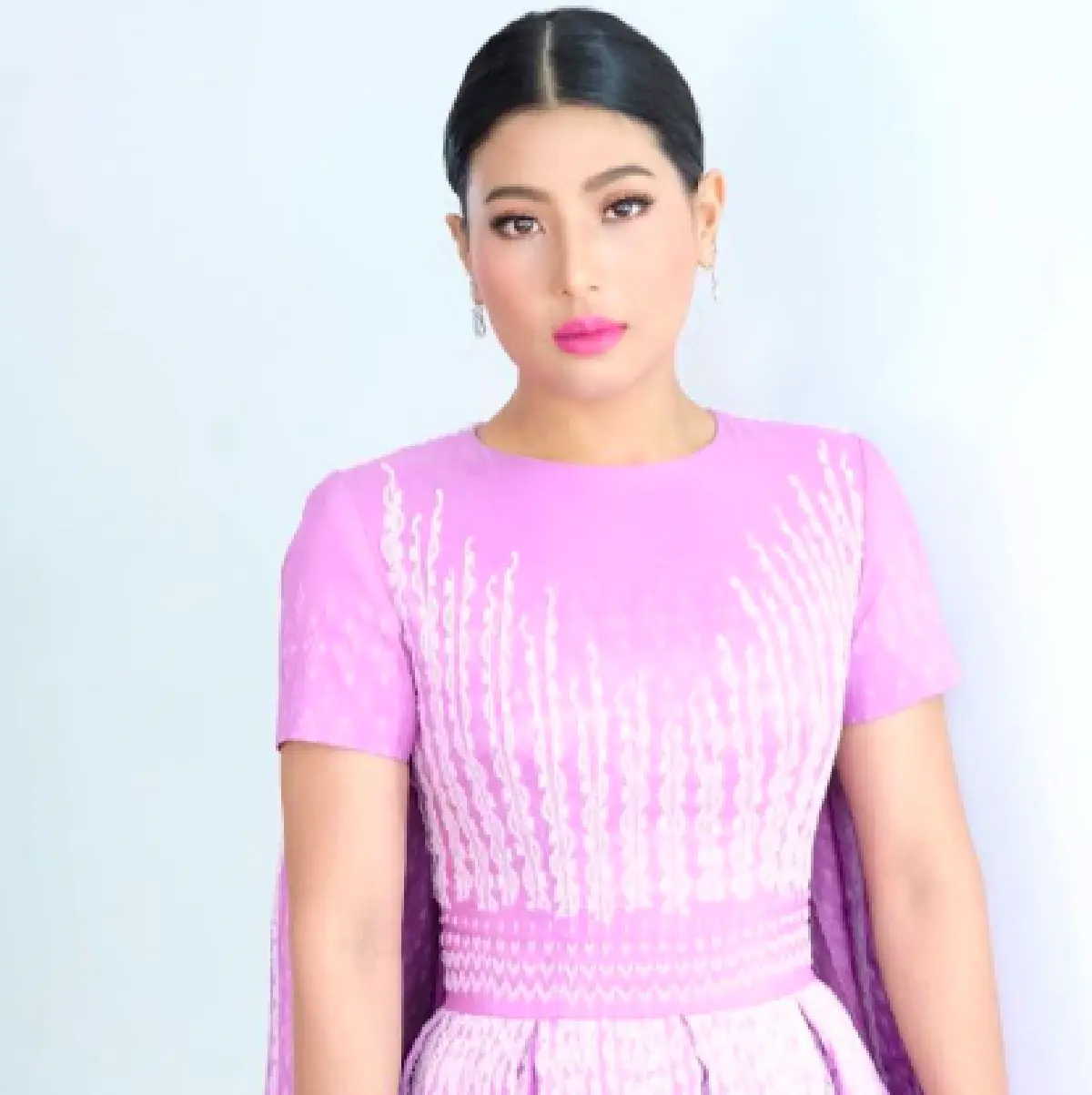 รวม 9 แฟชั่นลุค “เจ้าฟ้าสิริวัณณวรี” ทรงพระสิริโฉม เสด็จร่วมทอดพระเนตรปารีสแฟชั่นวีค