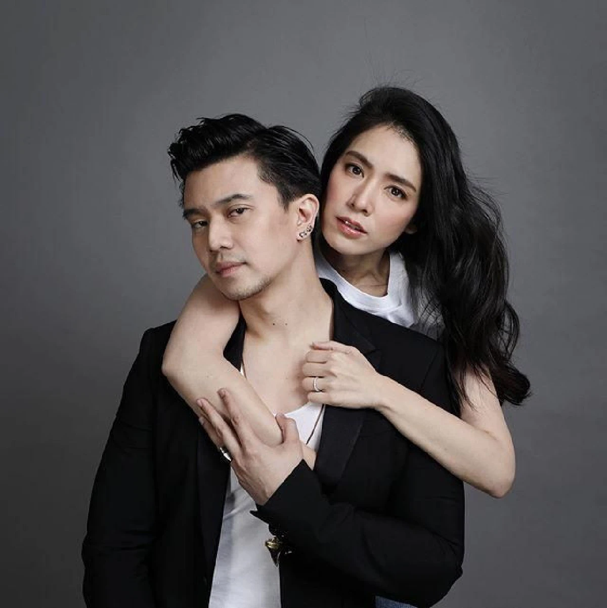 โดนัท มนัสนันท์ เผยภาพการ์ดแต่งงานสวยเก๋พิมพ์แจกแค่ 17 ใบ