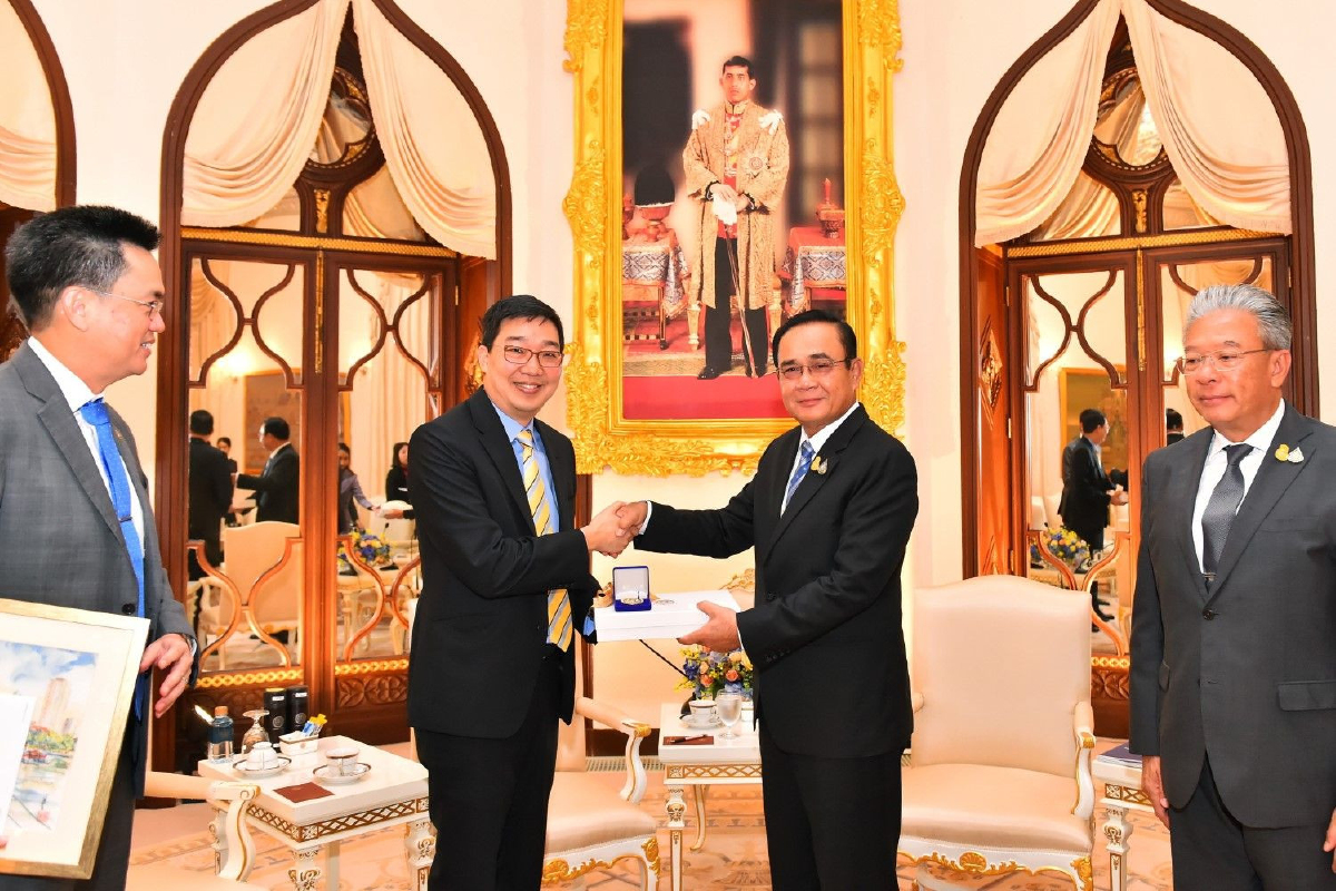 ทูตสิงคโปร์พบ "บิ๊กตู่" ย้ำพร้อมหนุนไทยในทุกมิติ ทูตสิงคโปร์พบ "บิ๊กตู่" ย้ำพร้อมหนุนไทยในทุกมิติ