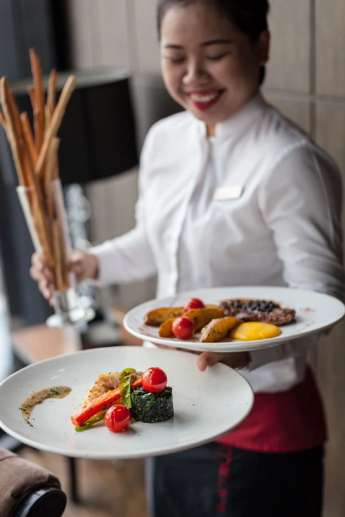 บุฟเฟ่ต์มื้อกลางวันสุดหรู ดูวิวแบบพาโนรามา ที่ Medinii Italian Restaurant