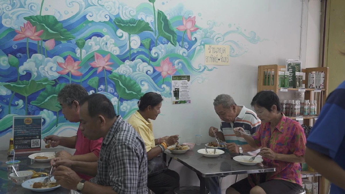 ขาดทุนเงิน แต่กำไรใจ! “อิ่มจัง” ข้าวแกงบุฟเฟ่ต์ 10 บาท ปลุกจิตสำนึกการให้