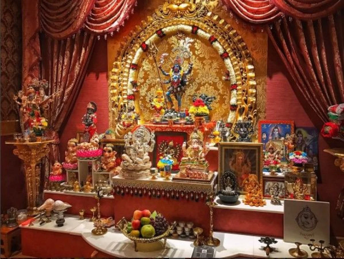 งดงามมาก "ห้องพระ” และ "ห้องเทพ” ของนักร้องสุดแซ่บ "กระแต อาร์สยาม” อลังการด้วยความศรัทธา