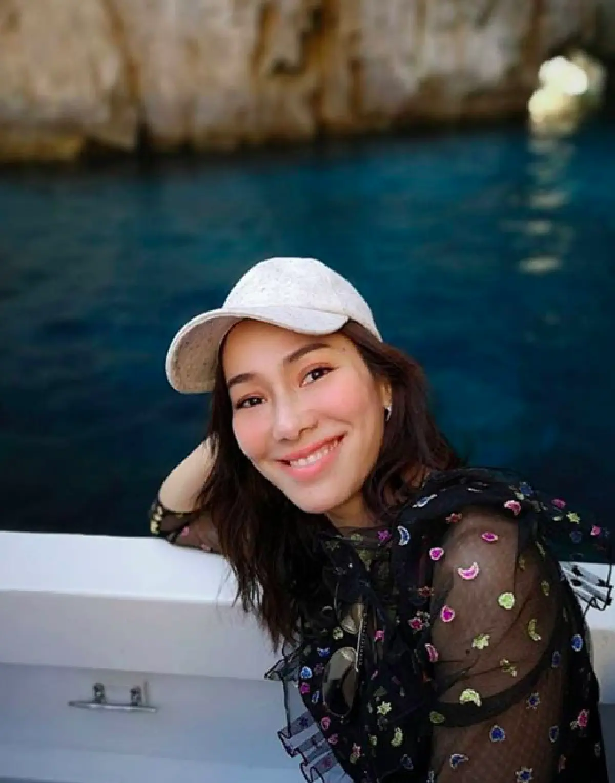 ไม่โป๊ลงได้! "จอย รินลณี” สวมชุดว่ายน้ำ โชว์เซ็กซี่เบาๆ ทริปยุโรป
