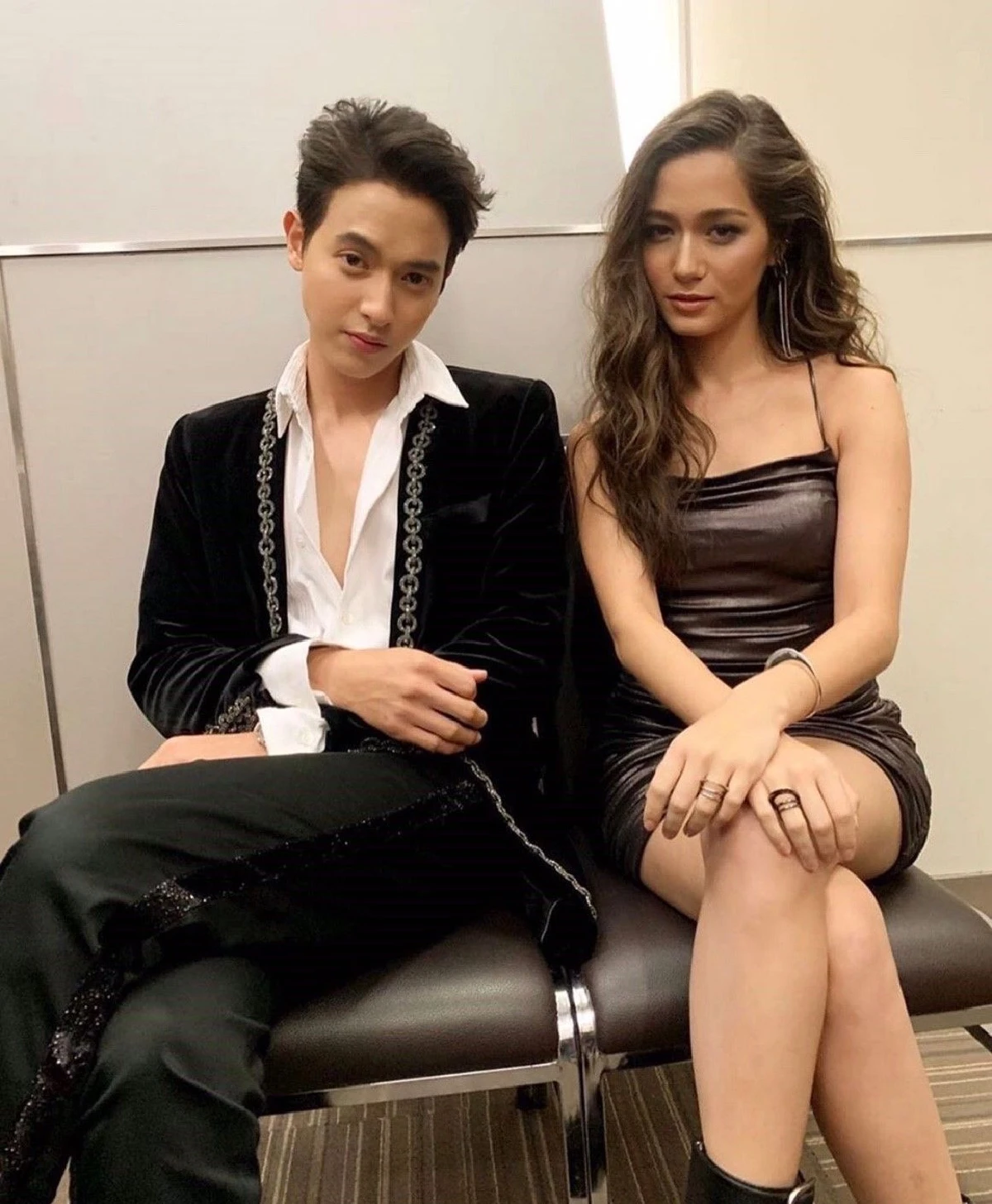 ฟินและอินมาก! วี วิโอเลต-เจมส์จิ ควงคู่โชว์เพลง Senorita เซ็กซี่ยั่วๆ (คลิป)