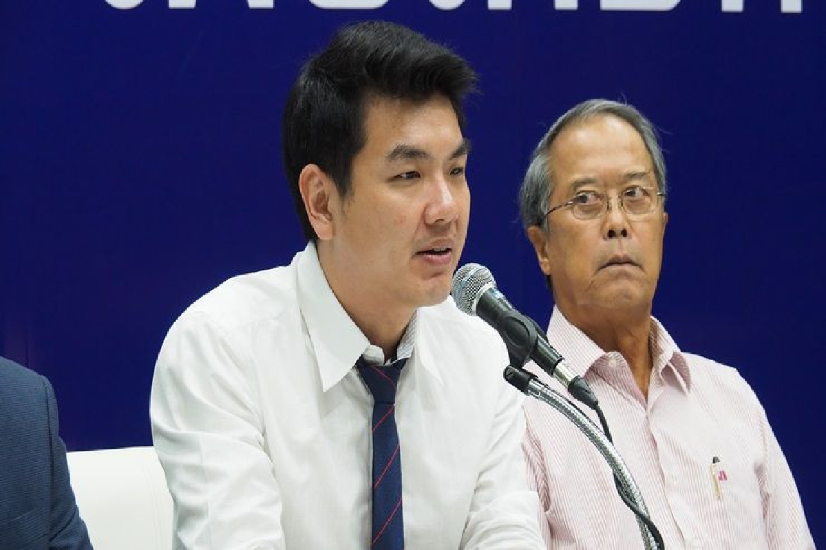"ปิยบุตร"เอาคืน! จ่อเรียก "บุรินทร์" แจง กมธ.กม.หลังถูกร้องเรียนเพียบ "ปิยบุตร"เอาคืน! จ่อเรียก "บุรินทร์" แจง กมธ.กม.หลังถูกร้องเรียนเพียบ