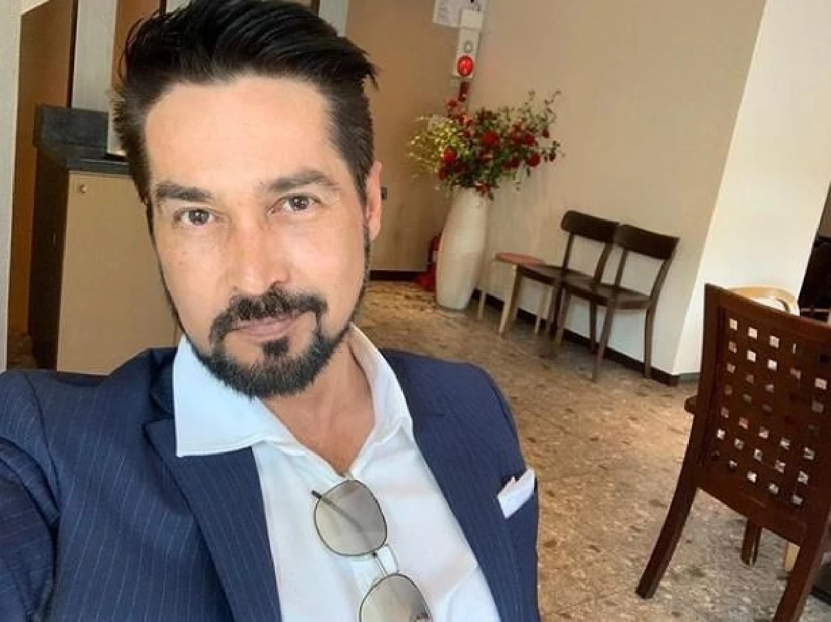 จอนนี่ แอนโฟเน่ พาลูกสาวสวยระดับนางเอก น้องจีน บินลัดฟ้าช่วยงานที่ต่างประเทศ