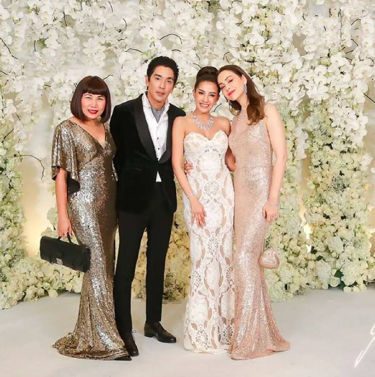เก็บตกภาพคนบันเทิงร่วมเป็นสักขีพยานงานแต่ง “ดีเจแมน-ใบเตย”