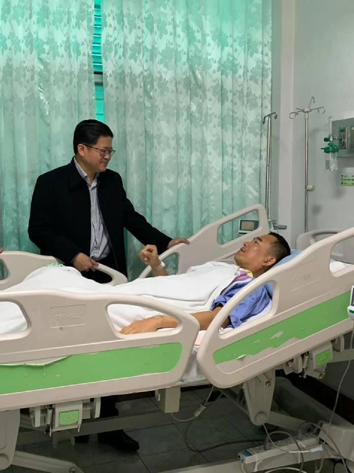 เลขาฯศาลยุติธรรมเข้าเยี่ยมอาการผู้พิพากษา "คณากร เพียรชนะ"