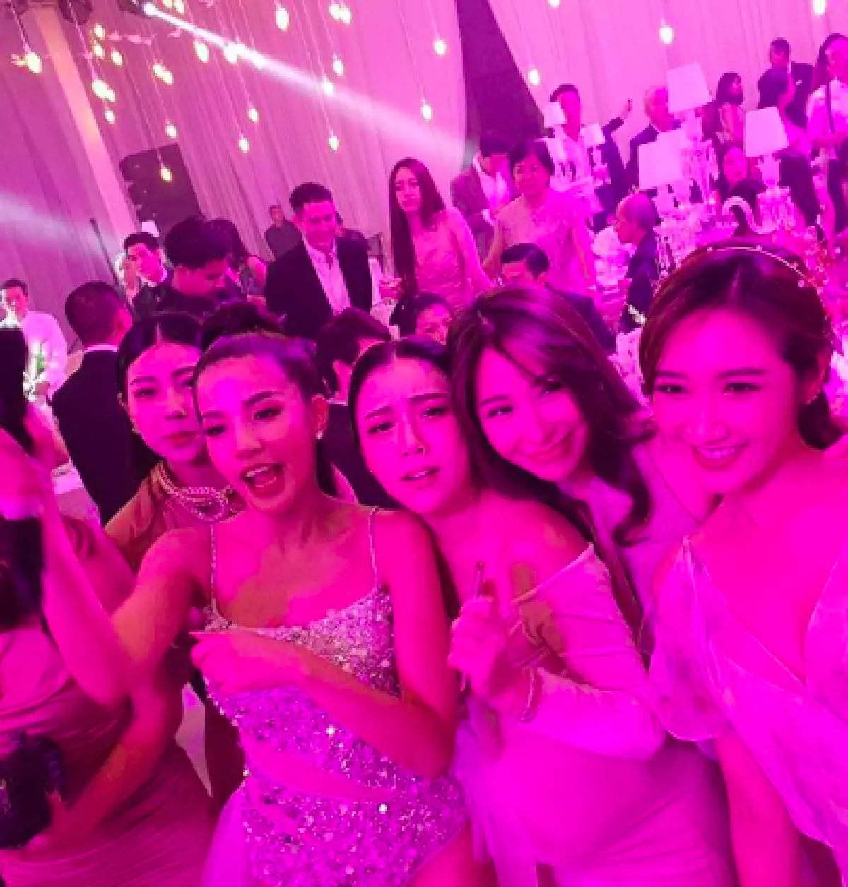 อาฟเตอร์ปาร์ตี้ “ใบเตย-ดีเจแมน” แซ่บจัดหนักสนุกเวอร์ ฝ่ายสาวไม่ทิ้งคอนเซ็ปต์สั้นเสมอหู