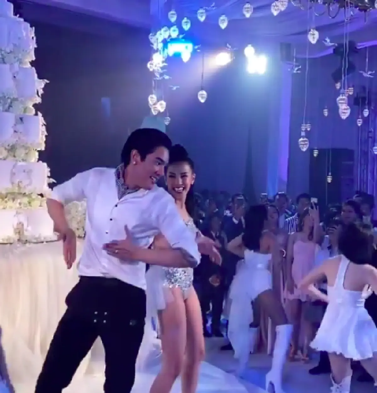 อาฟเตอร์ปาร์ตี้ “ใบเตย-ดีเจแมน” แซ่บจัดหนักสนุกเวอร์ ฝ่ายสาวไม่ทิ้งคอนเซ็ปต์สั้นเสมอหู