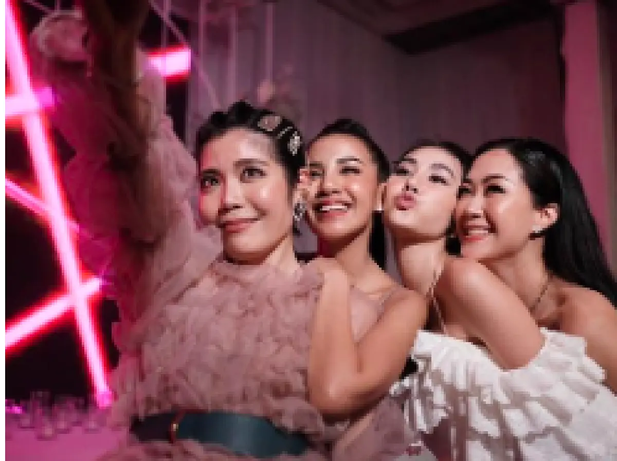 อาฟเตอร์ปาร์ตี้ “ใบเตย-ดีเจแมน” แซ่บจัดหนักสนุกเวอร์ ฝ่ายสาวไม่ทิ้งคอนเซ็ปต์สั้นเสมอหู