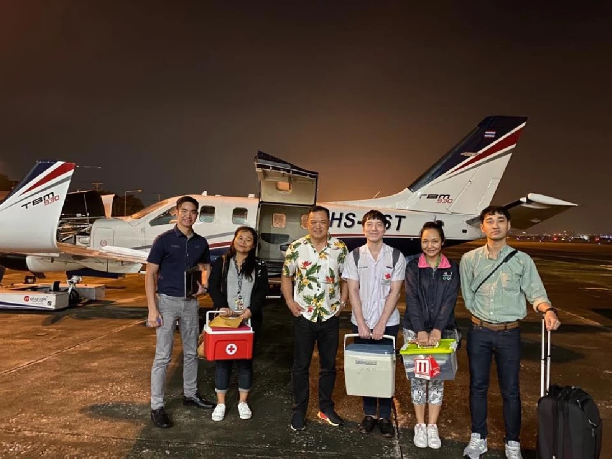 "อนุทิน" ขับเครื่องบินฝ่าพายุไป "อุดรฯ" รับส่งหัวใจให้ผู้ป่วย