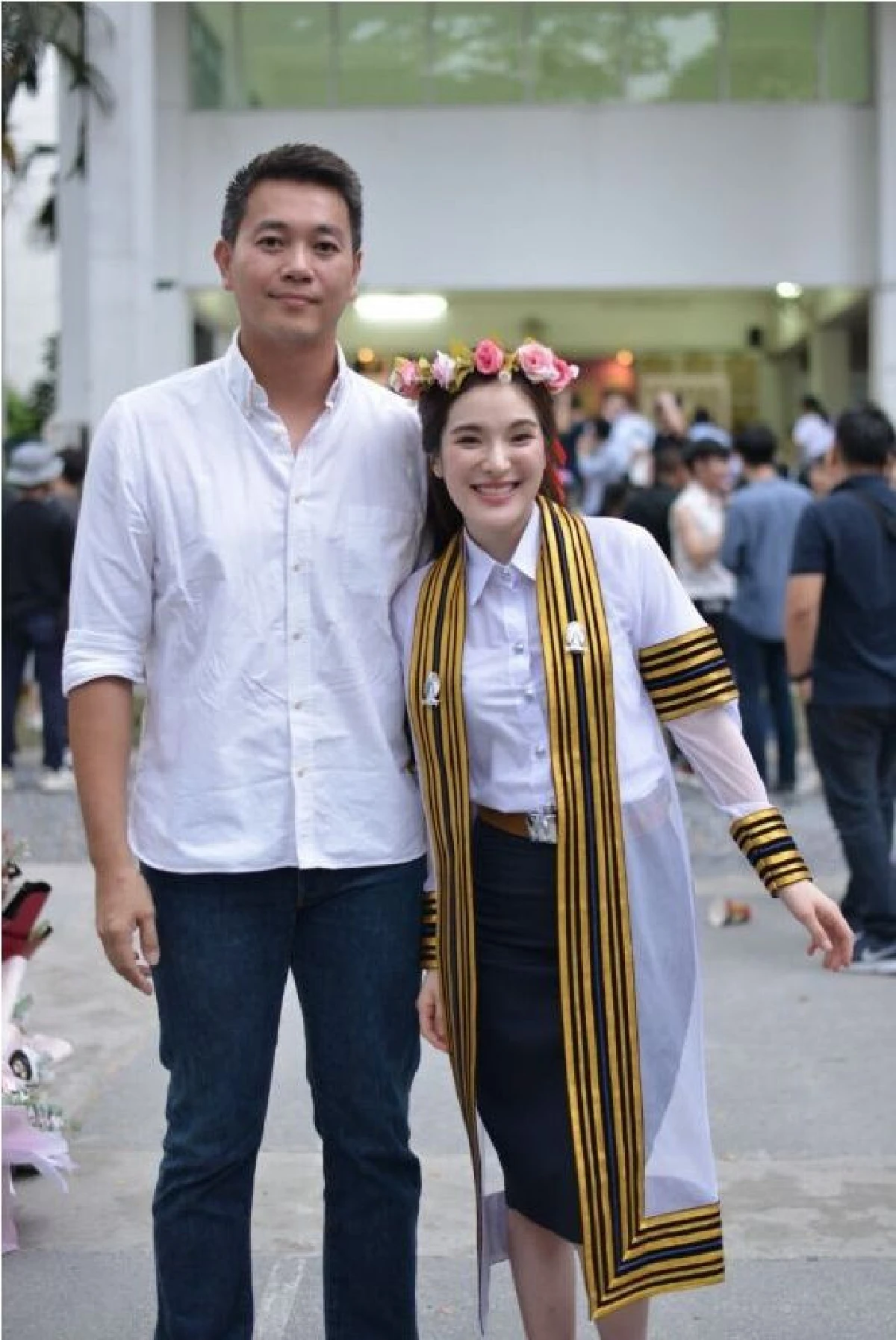 “ปันปัน” สุดแฮปปี้! แฟนหนุ่มรุ่นพี่หอบช่อดอกไม้มาร่วมยินดี พร้อมเผยภาพคู่ครั้งแรก